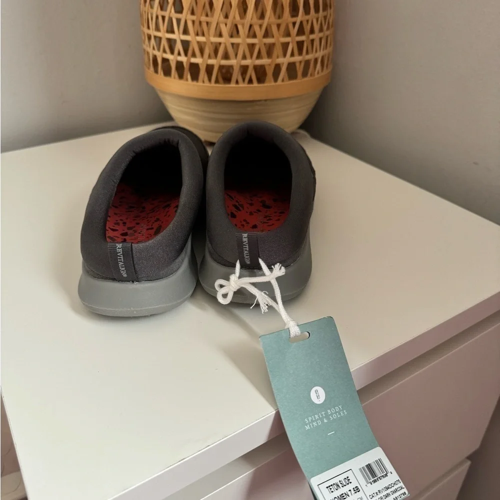 NEW Revitalign Orthotic Quilted Nylon Mules - Tasman, Size 7-7.5 - Picture 6 of 6